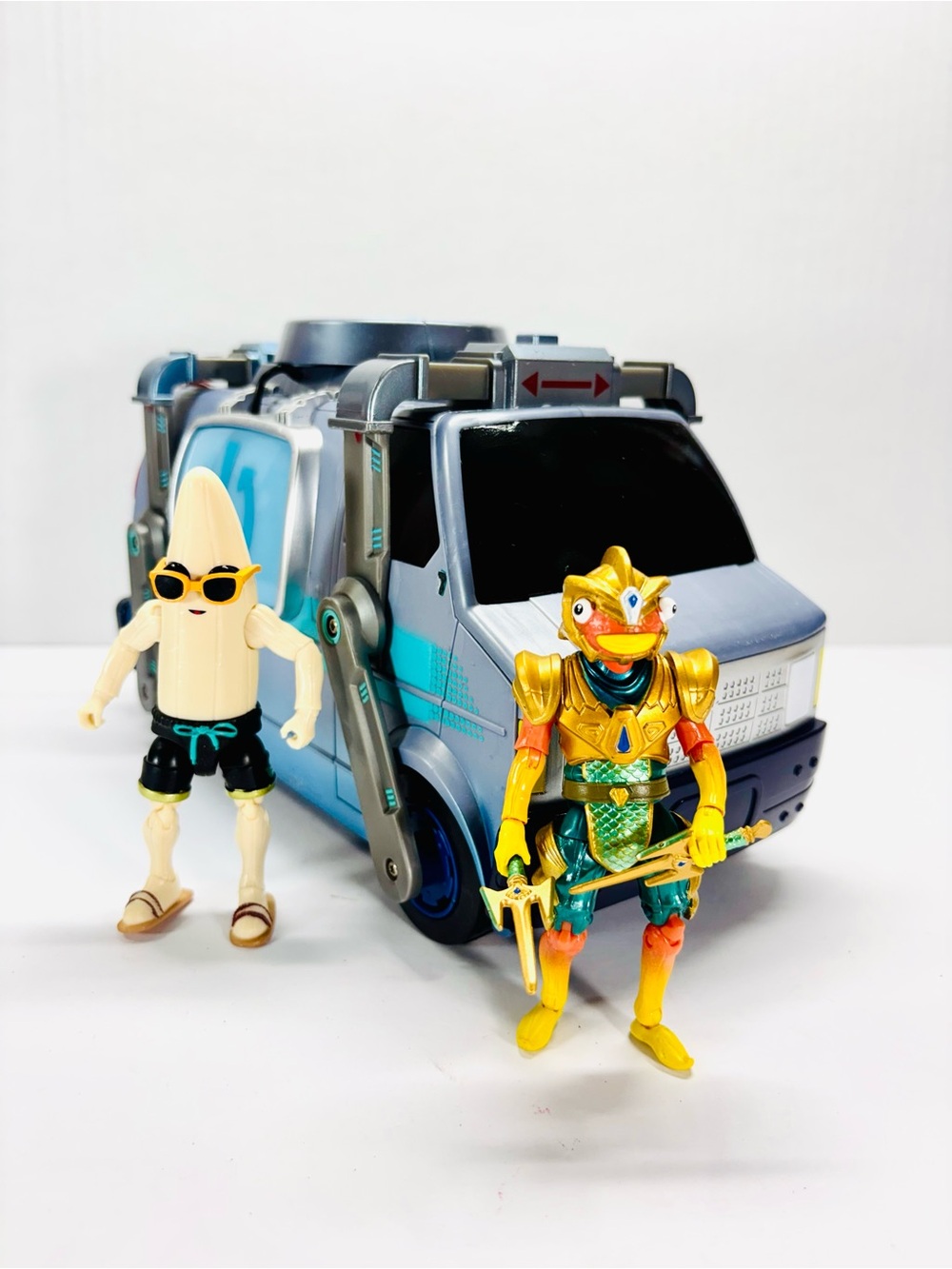 Fortnite Series Reboot Van With Atlantean Fishstick & Unpeely 5” Action Figures